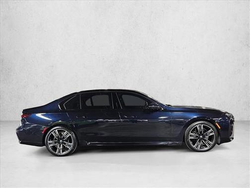 Carbon Black Metallic 2023 BMW 740 i