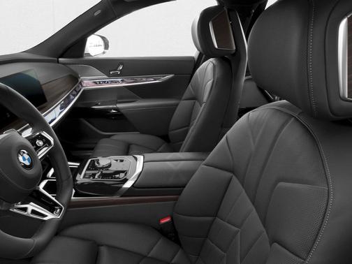 Tanzanite Blue II Metallic 2026 BMW 760 xDrive
