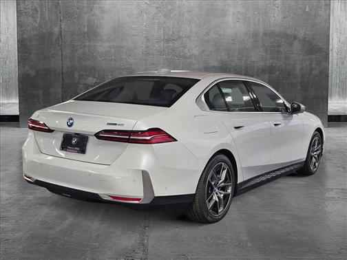 2024 BMW i5 eDrive40
