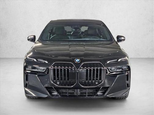 2025 BMW 760 xDrive