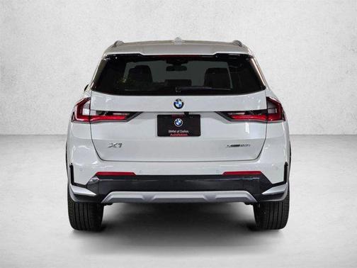 Mineral White Metallic 2026 BMW X1 xDrive28i