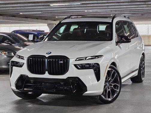 2025 BMW X7 M60i