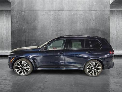 2025 BMW X7 M60i