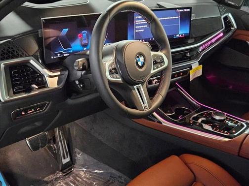2025 BMW X7 M60i