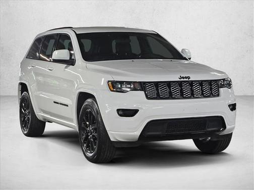 Bright White Clearcoat 2021 Jeep Grand Cherokee Laredo