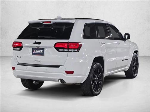 Bright White Clearcoat 2021 Jeep Grand Cherokee Laredo