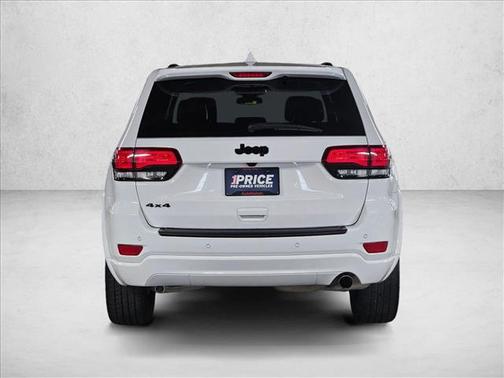 Bright White Clearcoat 2021 Jeep Grand Cherokee Laredo