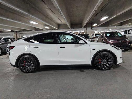 2022 Tesla Model Y Performance Dual Motor All-Wheel Drive