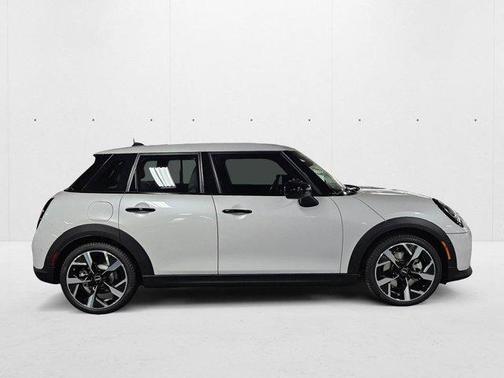 Nanuq White Metallic 2026 MINI Hardtop Cooper