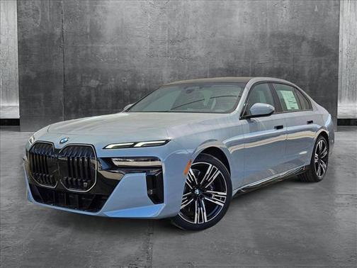 2025 BMW 740 i
