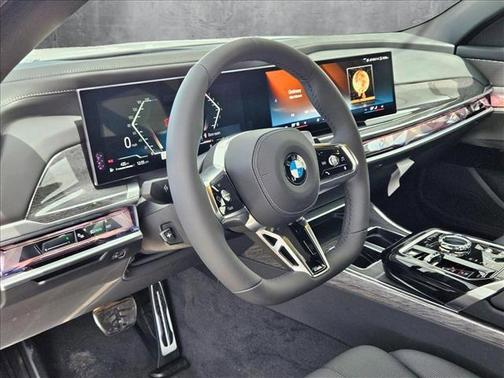 2025 BMW 740 i