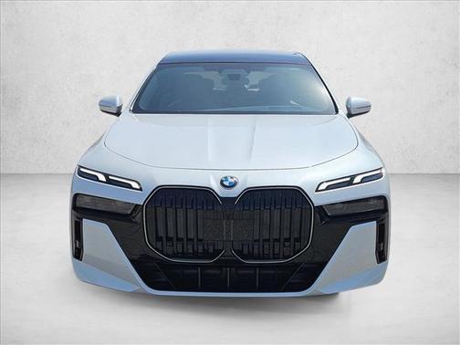 Mineral White Metallic 2026 BMW 740 740i