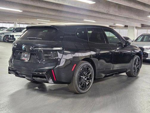 2026 BMW iX xDrive60