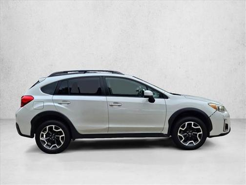 Crystal White Pearl 2017 Subaru Crosstrek 2.0i Premium