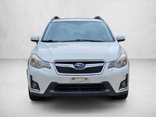 Crystal White Pearl 2017 Subaru Crosstrek 2.0i Premium