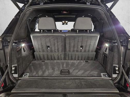 Carbon Black Metallic 2024 BMW X7 xDrive40i