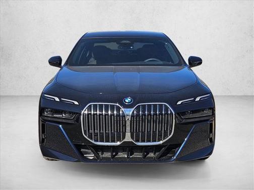 2026 BMW 750e i xDrive