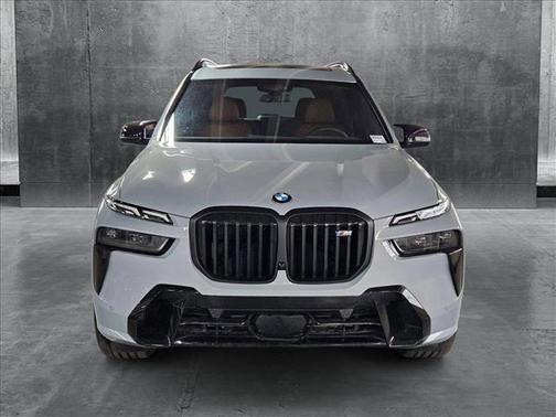 2025 BMW X7 M60i