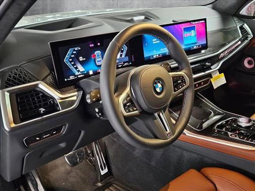 2025 BMW X7 M60i