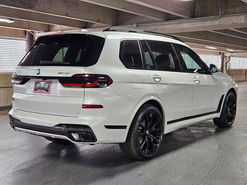 2025 BMW X7 xDrive40i