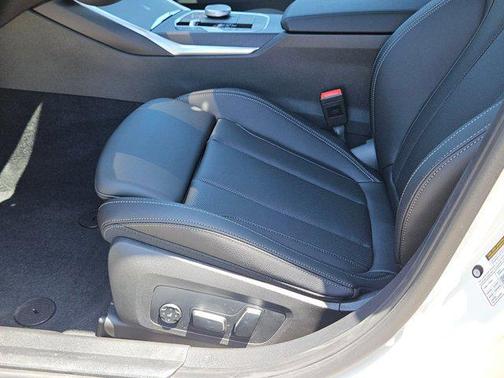 2025 BMW 330 i