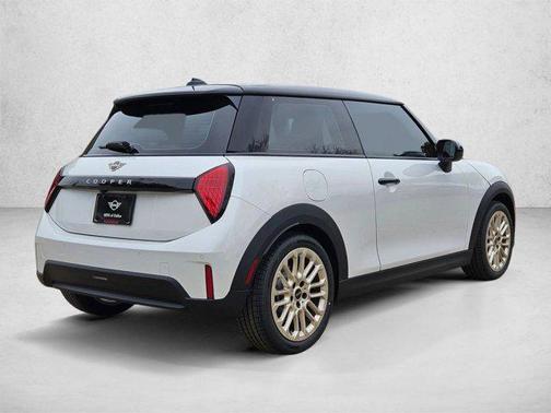 Nanuq White Metallic 2026 MINI Hardtop Cooper