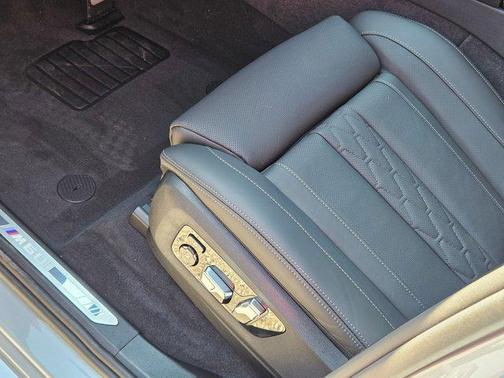 2026 BMW X7 M60i