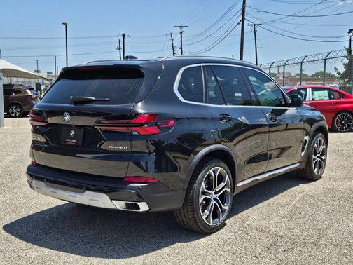 Black Sapphire Metallic 2026 BMW X5 xDrive40i
