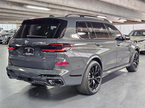 2026 BMW X7 M60i