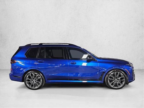 2024 BMW X7 M60i
