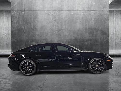 2023 Porsche Panamera RWD