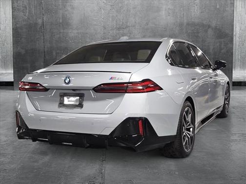 2024 BMW i5 M60