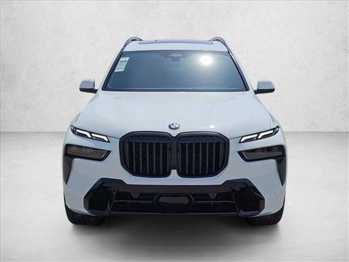 Alpine White 2027 BMW X7 xDrive40i