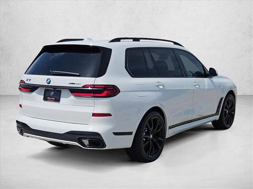 Alpine White 2027 BMW X7 xDrive40i