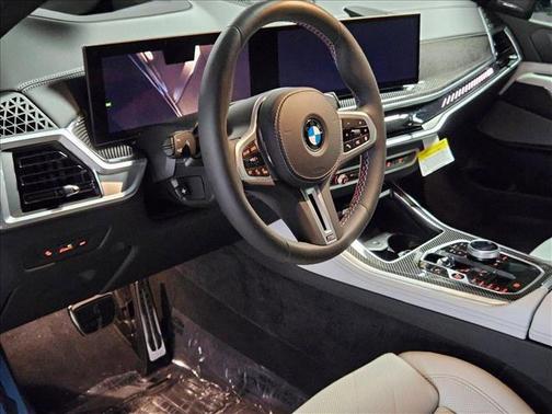 2025 BMW X5 M60i