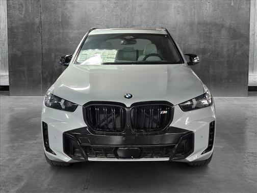 2025 BMW X5 M60i