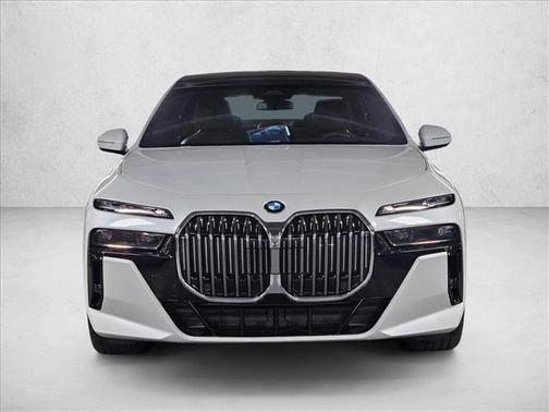 Mineral White Metallic 2023 BMW 740 i