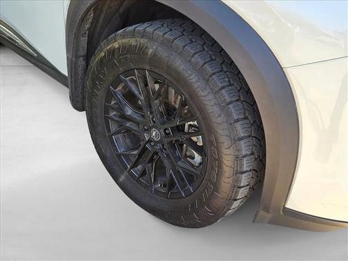 Pearl White Tricoat 2024 Nissan Pathfinder Platinum FWD