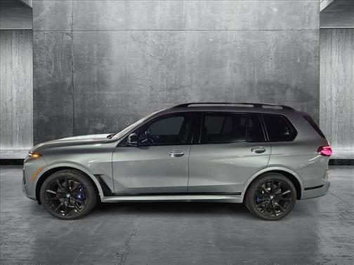 2025 BMW X7 M60i