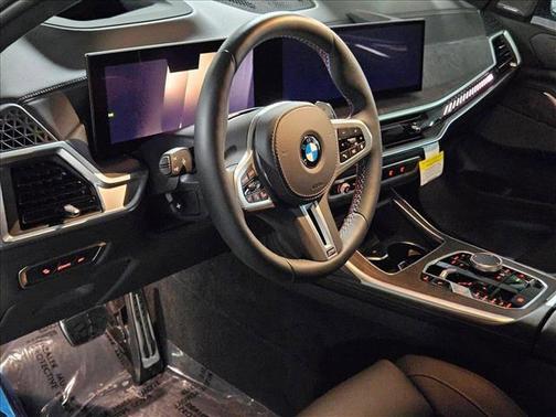 2025 BMW X7 M60i