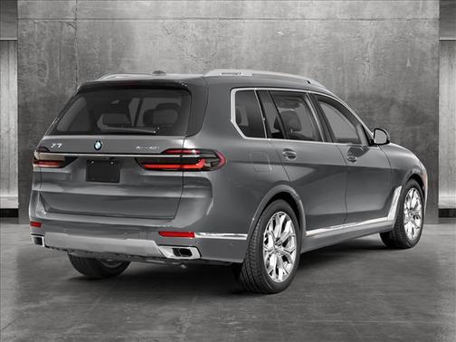 2025 BMW X7 M60i