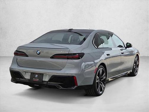 Brooklyn Grey Metallic 2026 BMW 740 740i