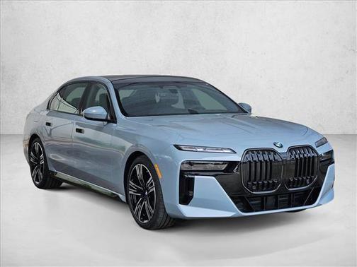Brooklyn Grey Metallic 2026 BMW 740 740i