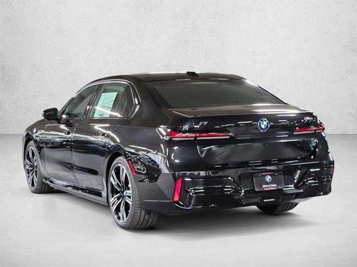 Black Sapphire Metallic 2026 BMW i7 M70