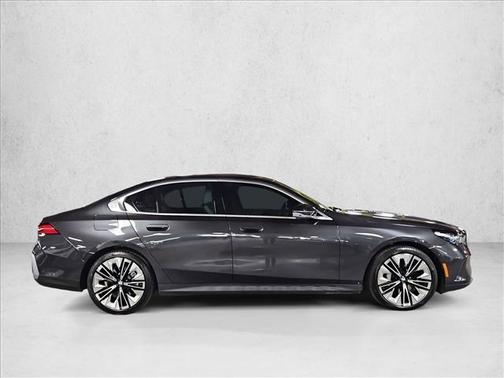 Dark Graphite Metallic 2026 BMW 530 530i