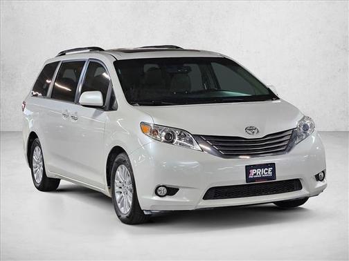 2017 Toyota Sienna XLE