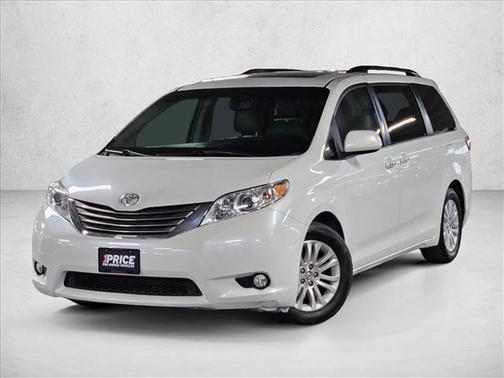 2017 Toyota Sienna XLE