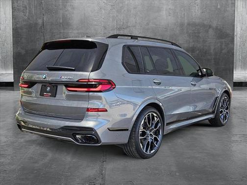 2025 BMW X7 M60i