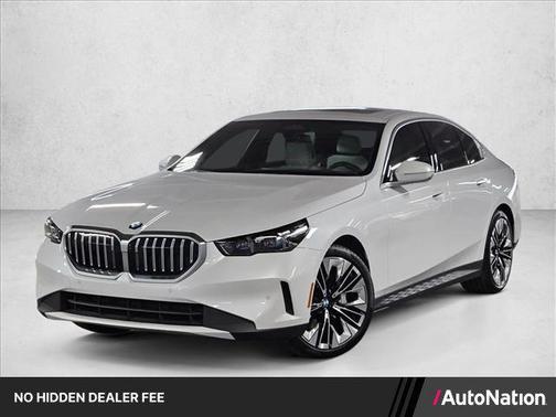 Mineral White Metallic 2026 BMW 530 530i