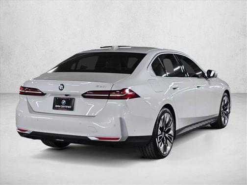 Mineral White Metallic 2026 BMW 530 530i